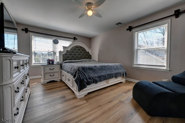 Building Photo - 31 Ashwood Ave