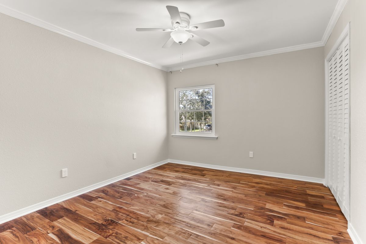 Building Photo - 421 Willowdale Blvd