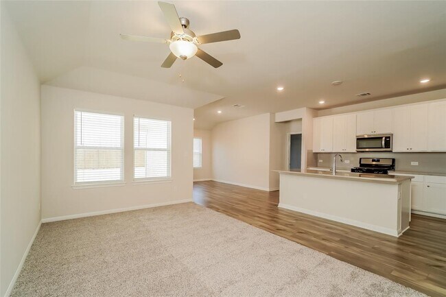 Building Photo - 200 Babblebrook Way