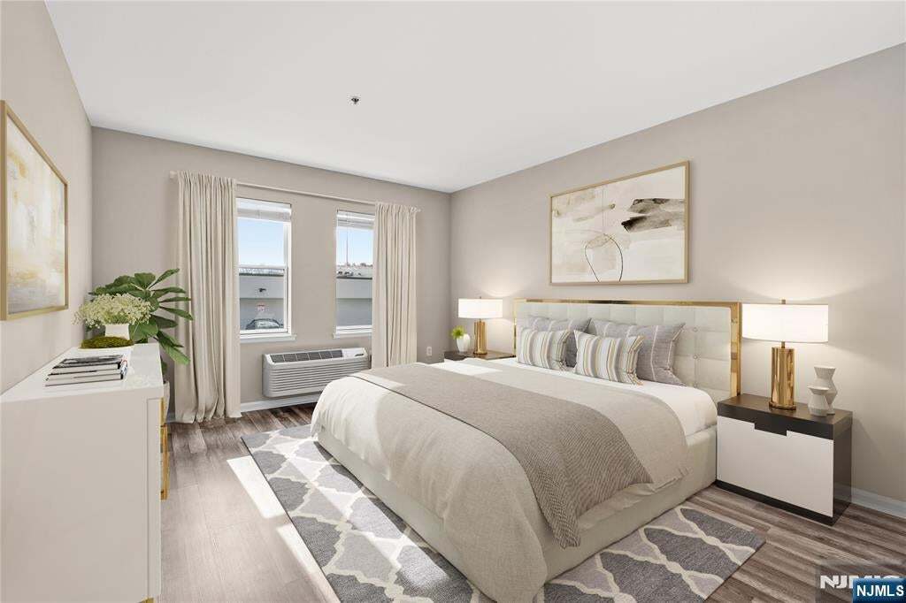 Building Photo - 905 River Rd