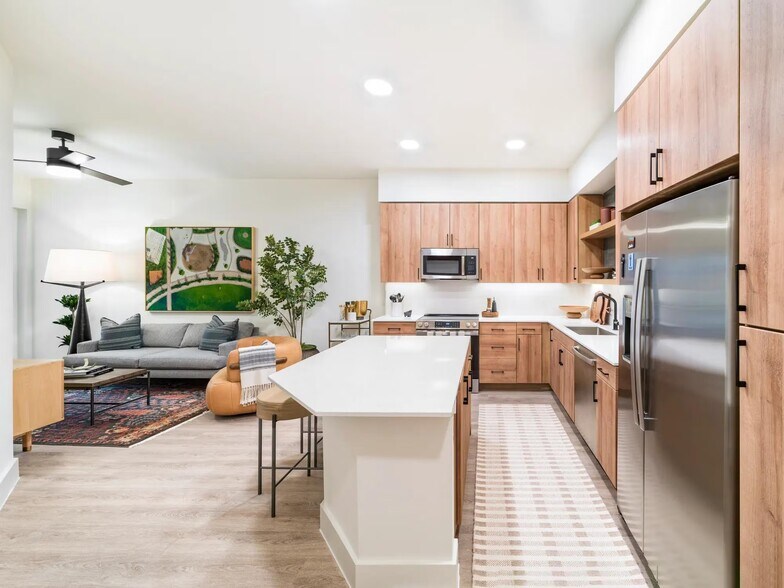 Building Photo - 400 South Saint Paul St