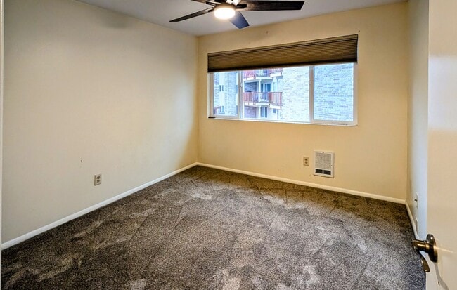 Building Photo - VIEW RIDGE 2 bedroom End Unit Condo in Sec...