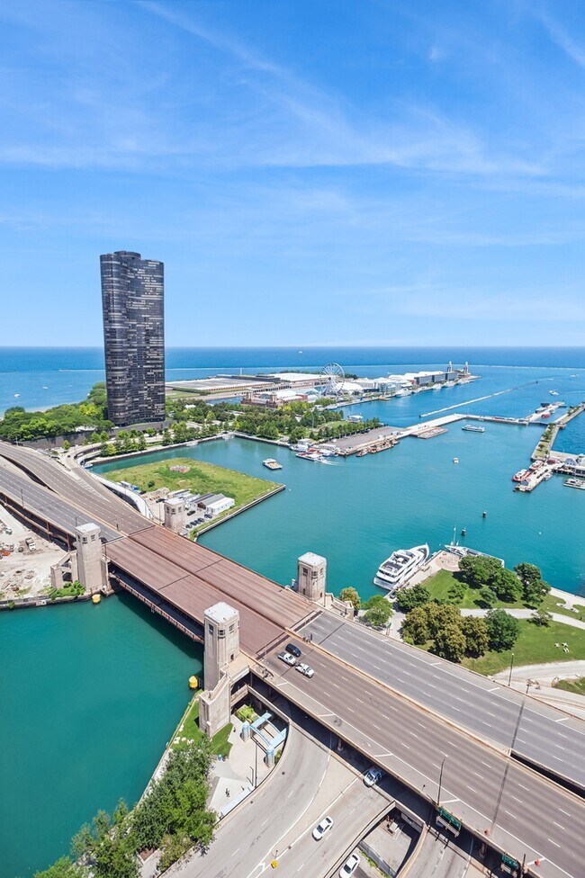 Building Photo - 450 E Waterside Dr