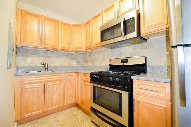 Primary Photo - 28 Juniper St