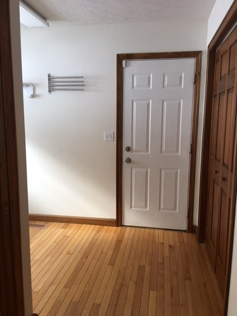 Building Photo - Four Bedroom Two and half bath brick home in Teays Valley