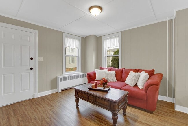 Building Photo - Charming 3 Bedroom, 1 Bath Home in Hanover, PA!