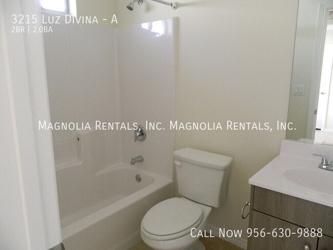 Building Photo - 3215 Luz Divina St