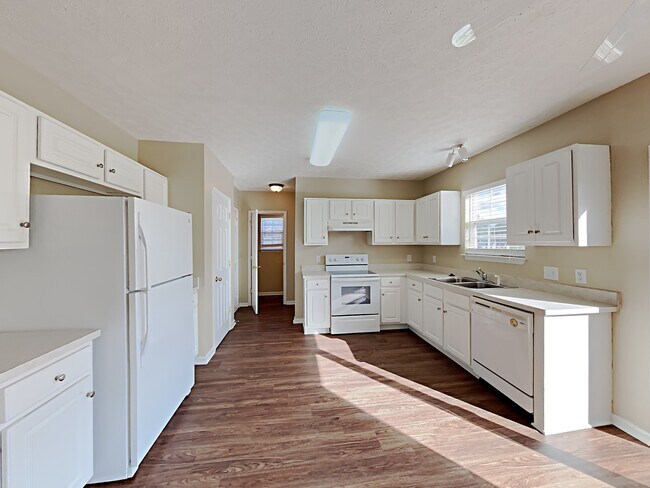 Building Photo - 157 Walton Trace S
