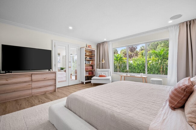 Building Photo - 2421 SW 29th Way