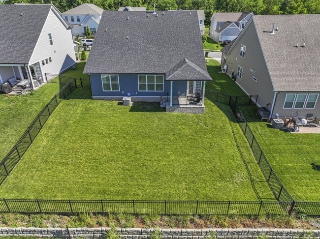 Building Photo - Single Family Home in Gallatin for Lease