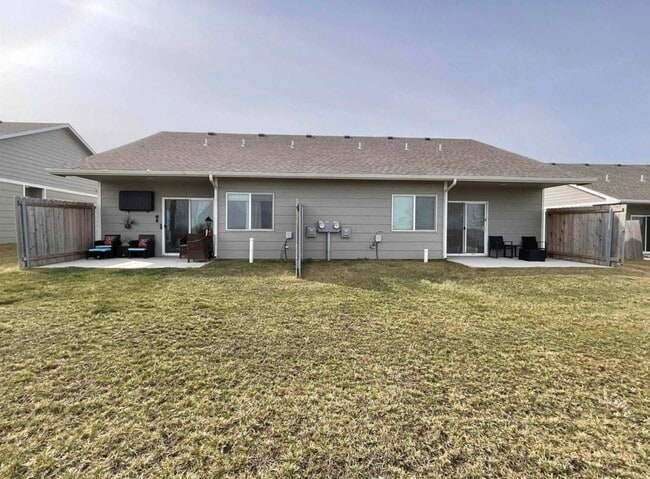 Building Photo - 5480 N Colburn Ct