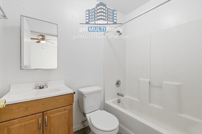 Building Photo - 1228 E Apache St