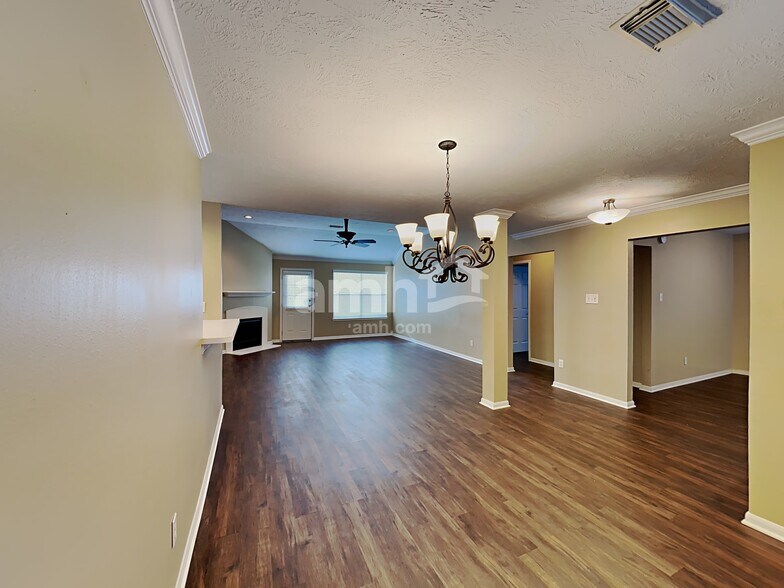 Building Photo - 29010 Ashbrook Ln