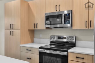 Building Photo - Luxury Townhomes in Redmond, OR! BRAND NEW! NEVER LIVED IN! -- 2 Bed & 3 Bed Floorplans!