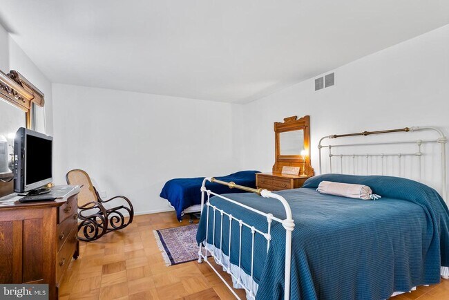 Building Photo - 110 Cross Keys Rd