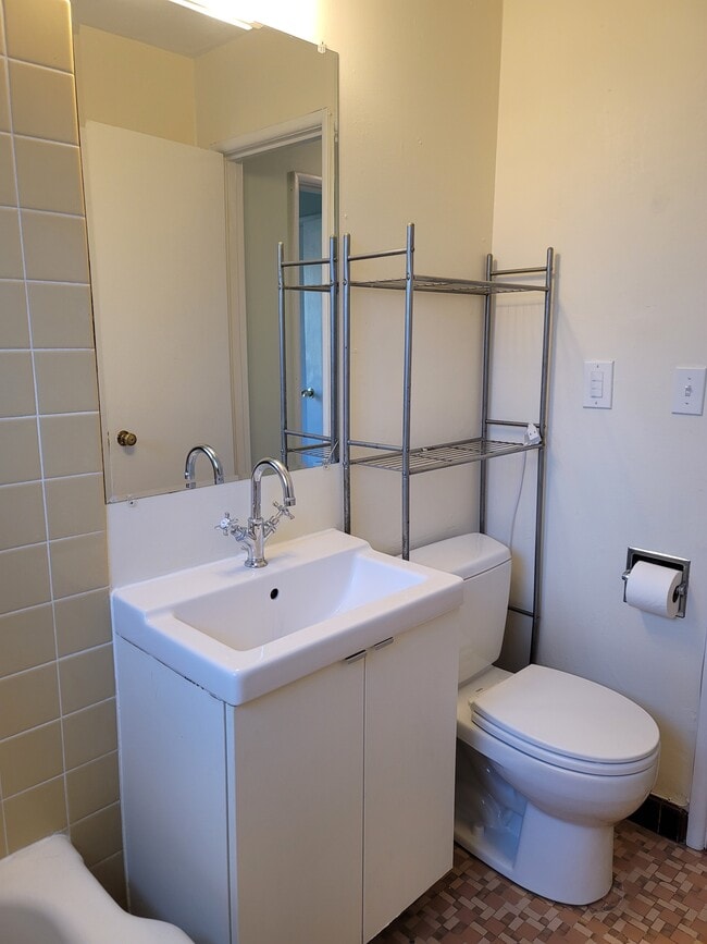 Building Photo - 1110 SE 113th Ave