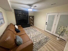 Building Photo - 115 Diggs Dr