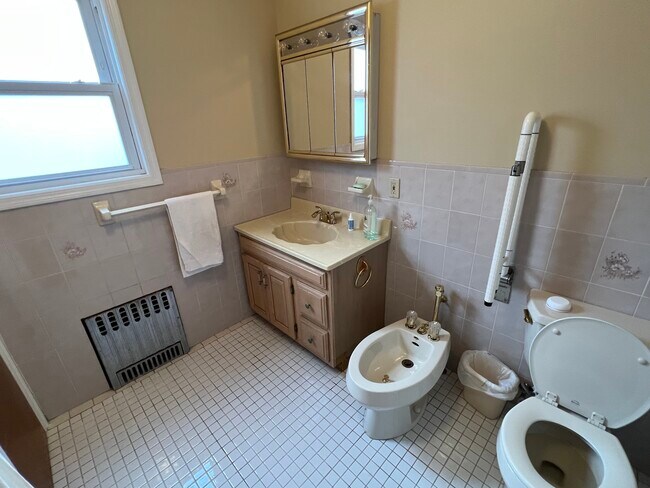 Bathroom - 314 N Fulton Ave