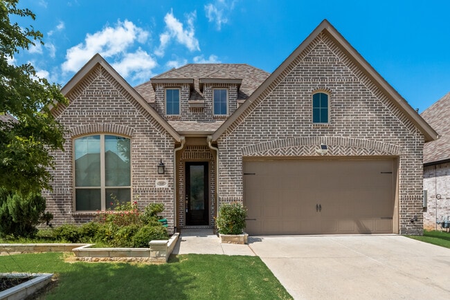 Building Photo - 3105 Columbia Dr