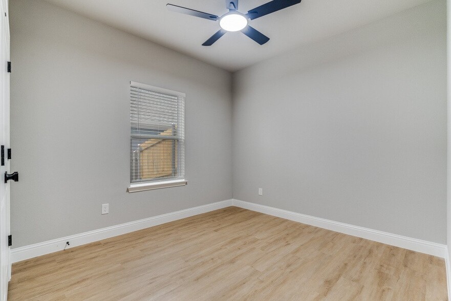Building Photo - 2707 Brazos River Dr