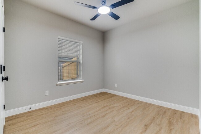 Building Photo - 2707 Brazos River Dr