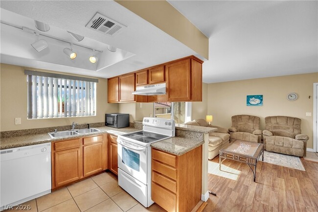 Building Photo - 7300 W Pirates Cove Rd