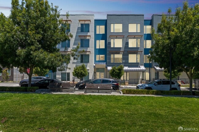 Building Photo - 52 Innes Ct