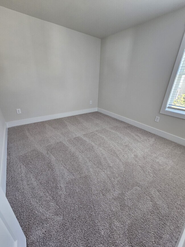 Building Photo - 224 Lanyard Ln