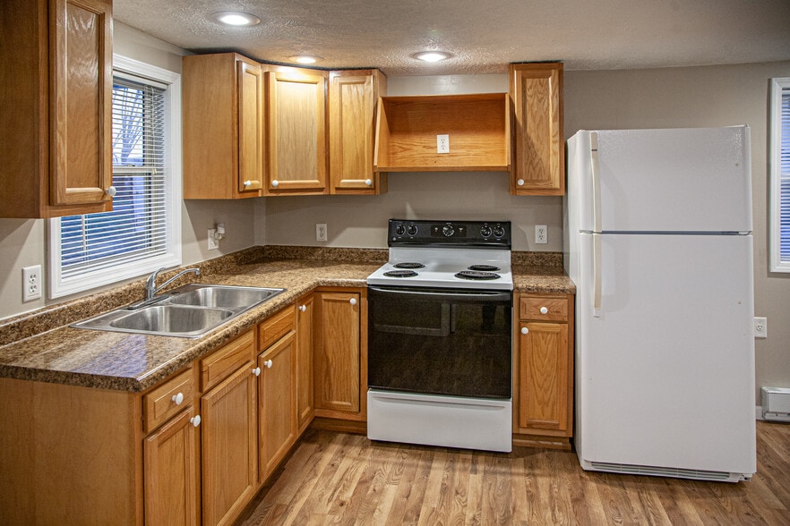 Kitchen - 1404 N Kankakee St