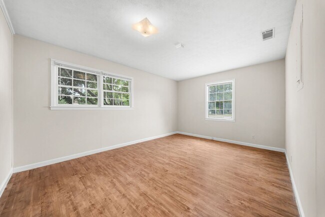 Building Photo - 119 Terrell Dr