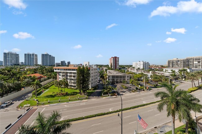 Building Photo - 3180 S Ocean Dr