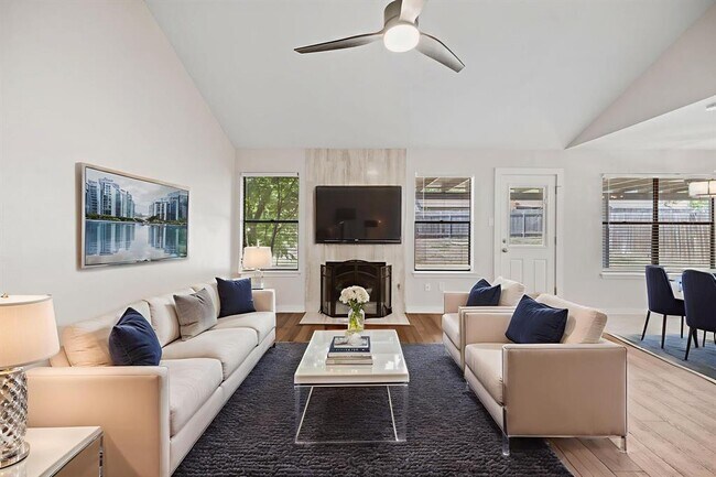 Building Photo - 13002 Esplanade St