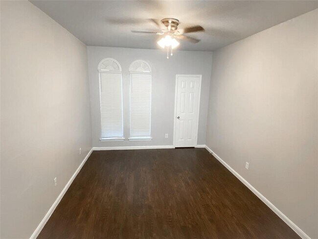 Building Photo - 2529 Rio Grande St