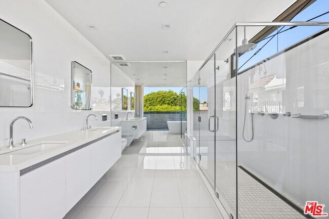 Building Photo - 1012 2nd St