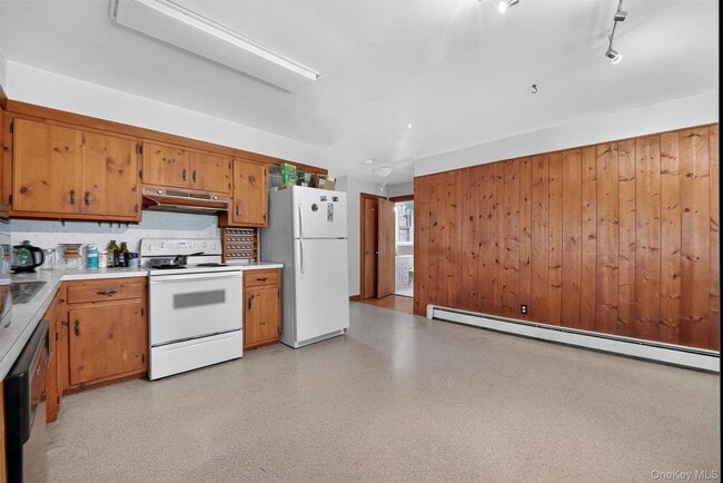 Building Photo - 252 NY-208
