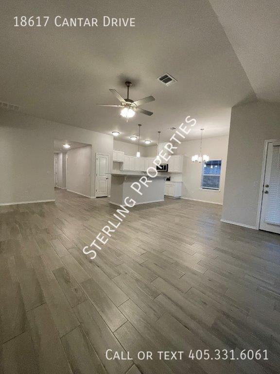 Building Photo - 18617 Cantar Dr