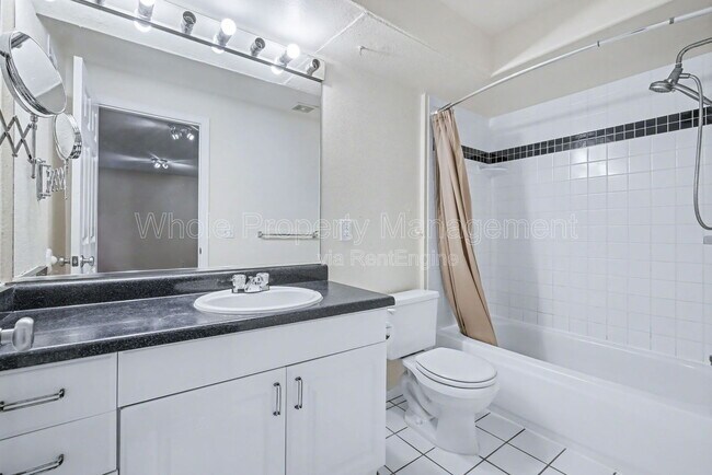 Building Photo - 6502 E 62nd Pl