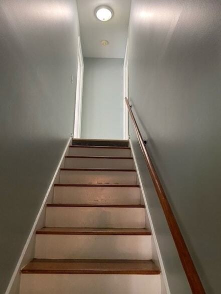 Building Photo - 709 Davis Dr