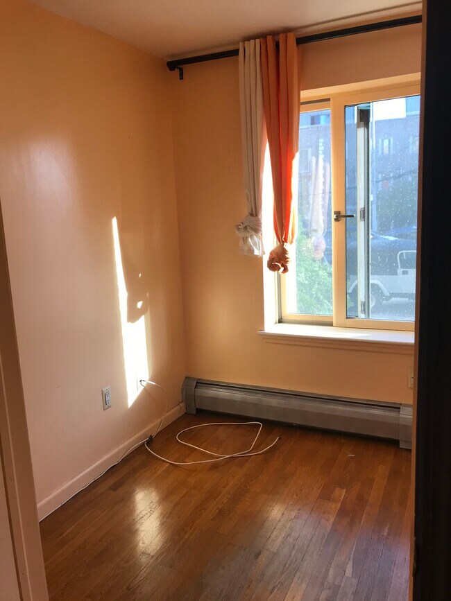 Building Photo - 3415 Guider Ave