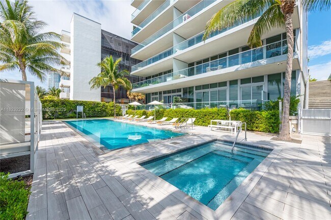 Building Photo - 321 Ocean Dr