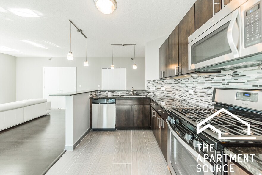 Building Photo - 345 E Ohio St