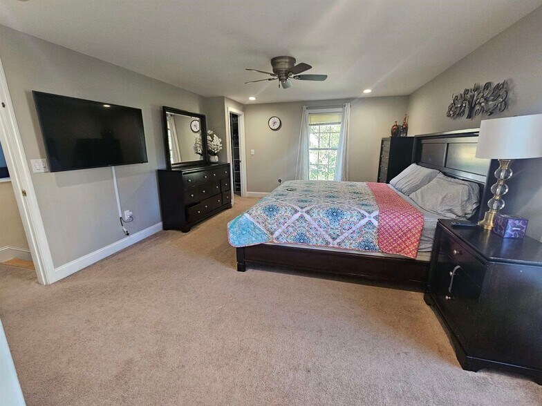 Building Photo - 9 Hibiscus