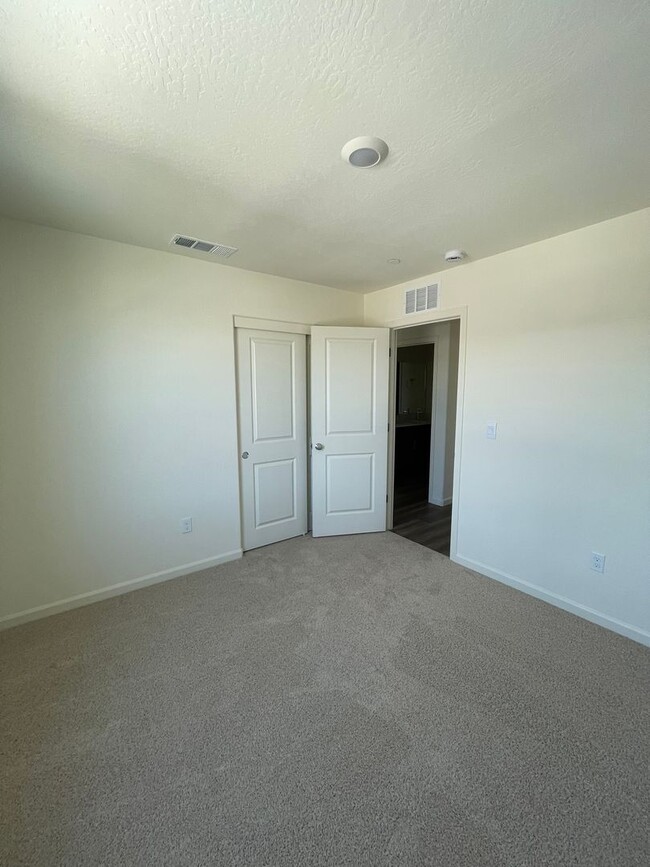 Building Photo - Beautiful New Home – Ready for Immediate M...