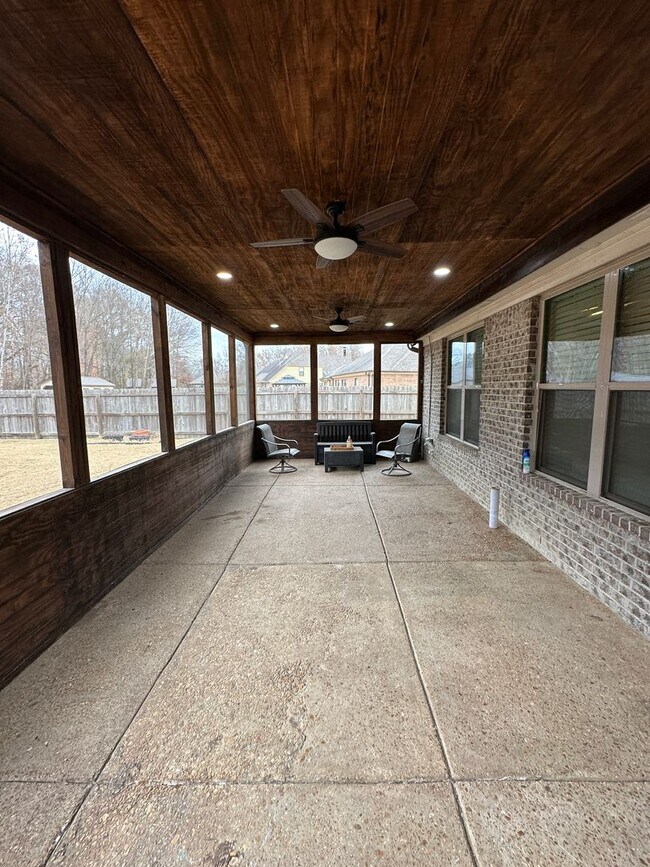 Building Photo - 4 BR/3 BA in exclusive Montrose Subdivision in Olive Branch!