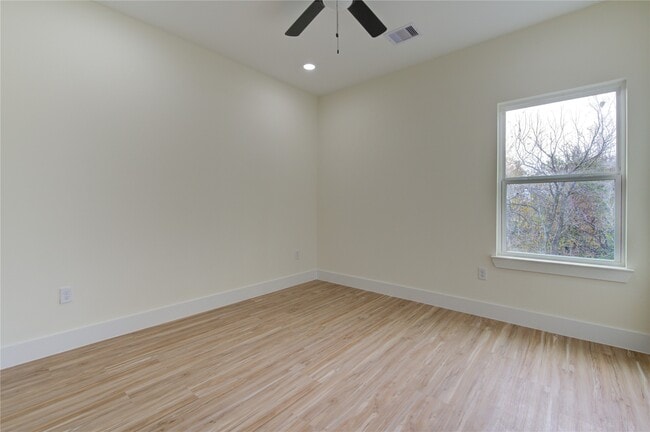 Building Photo - 4308 Alice St