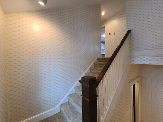 Building Photo - Charming 3-Bedroom, 2-Bathroom Home in South Haven, MI