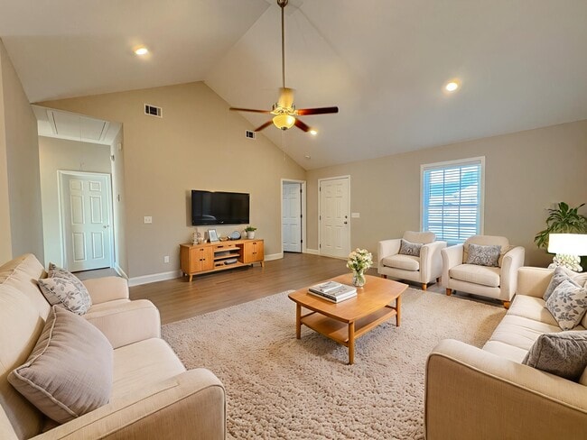 Building Photo - 223 Way Bill Cir