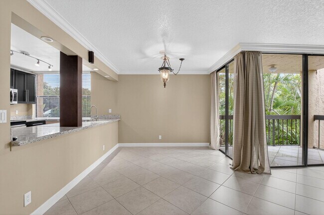 Building Photo - 450 Egret Cir