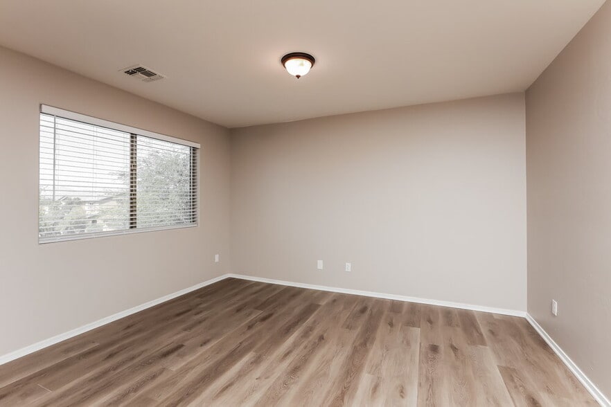 Building Photo - 39371 Cinch Strap Pl