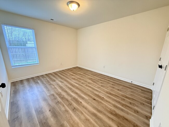 Building Photo - 103 Oakwood Meadows Dr